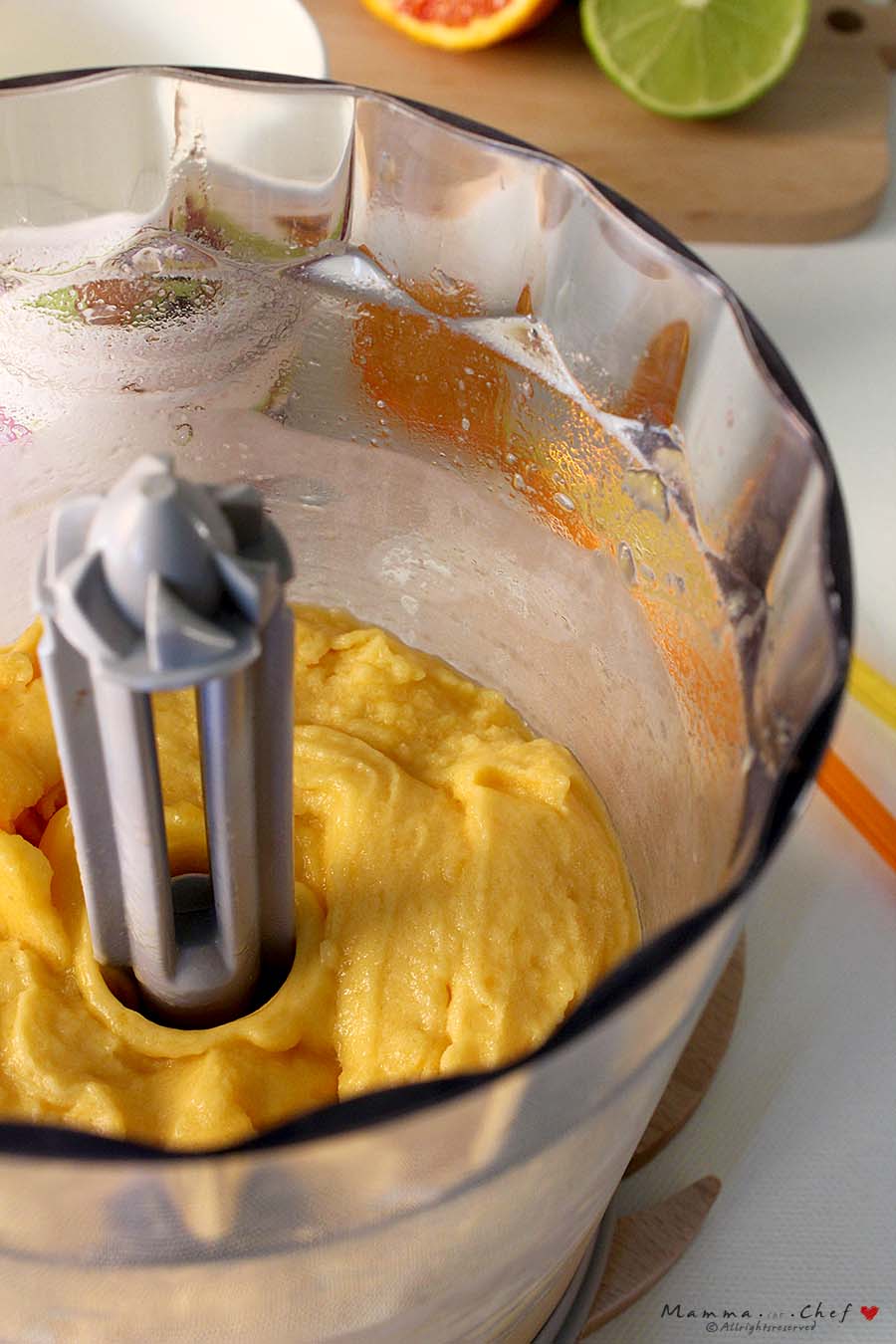 Gelato al mango, con succo di arancia, lime e zenzero